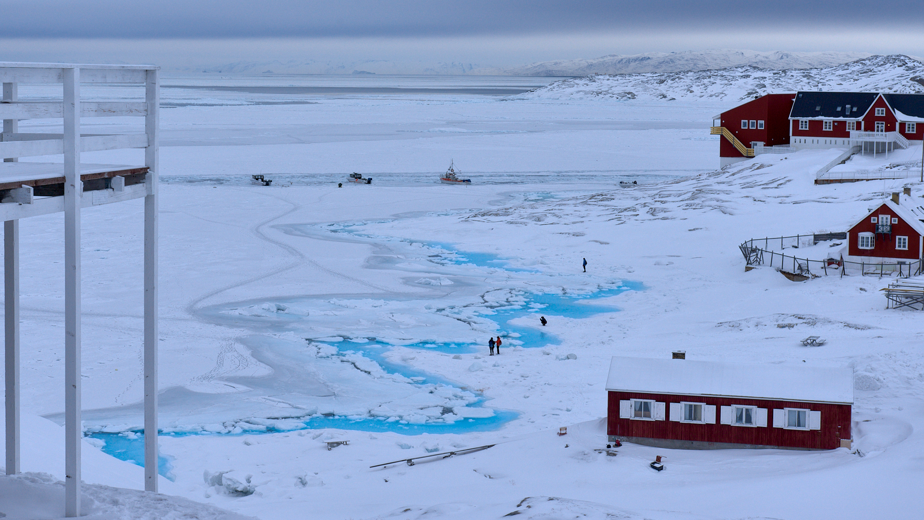 greenland-frozen-sea-fishermans