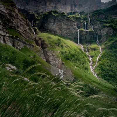 sixt-fer-a-cheval-waterfall-jurassic