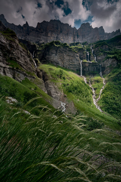 sixt-fer-a-cheval-waterfall-jurassic