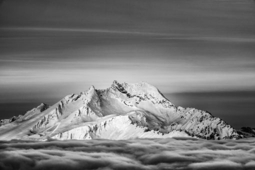 noir&blanc-montagne-nuages-hiver-neige-brouillard