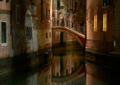 venice-night-bridge-water